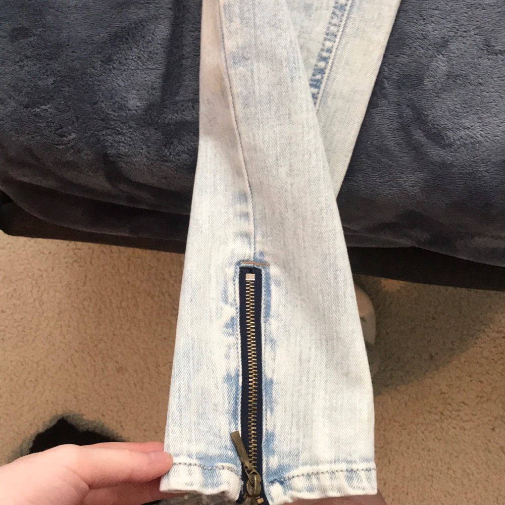 Acid Washed Jeans - Picture 2 of 5